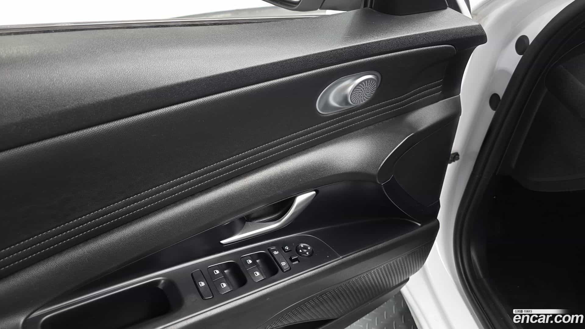 AVANTE Hyundai 2021.5-OPTION-042