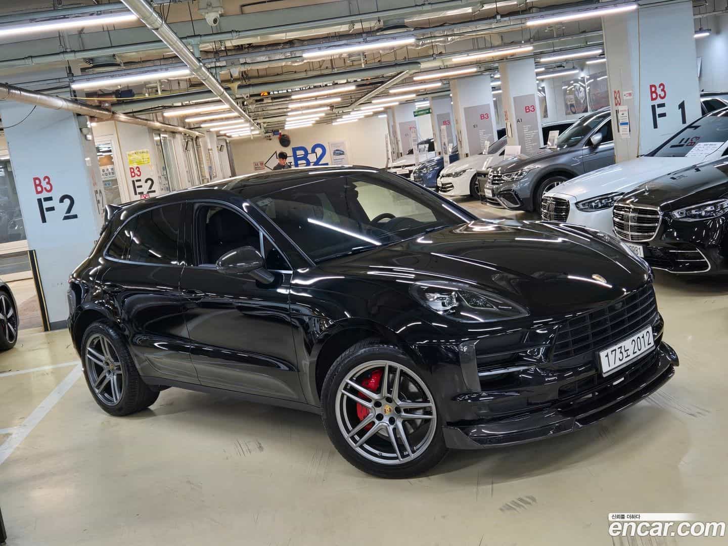 Macan Porsche 2019.11-OUTER-001