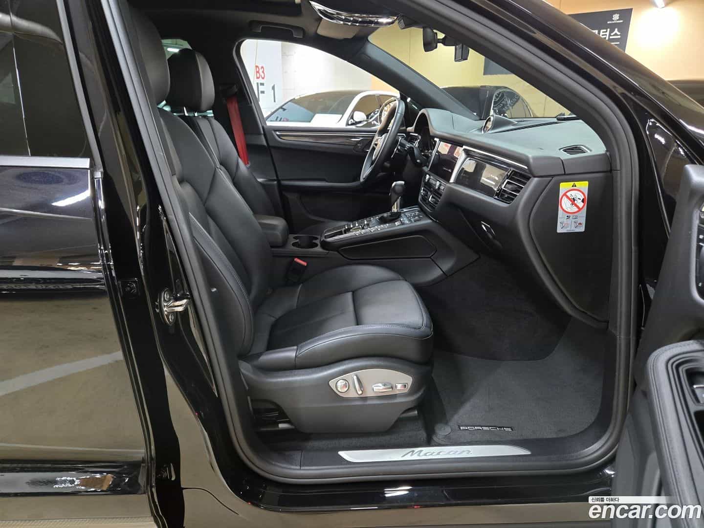 Macan Porsche 2019.11-INNER-010