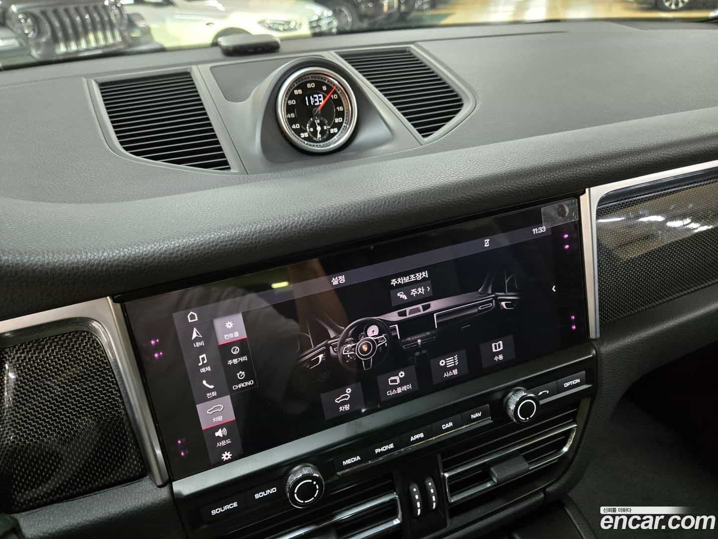 Macan Porsche 2019.11-OPTION-022