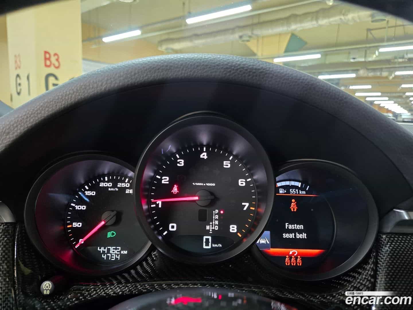 Macan Porsche 2019.11-OPTION-024