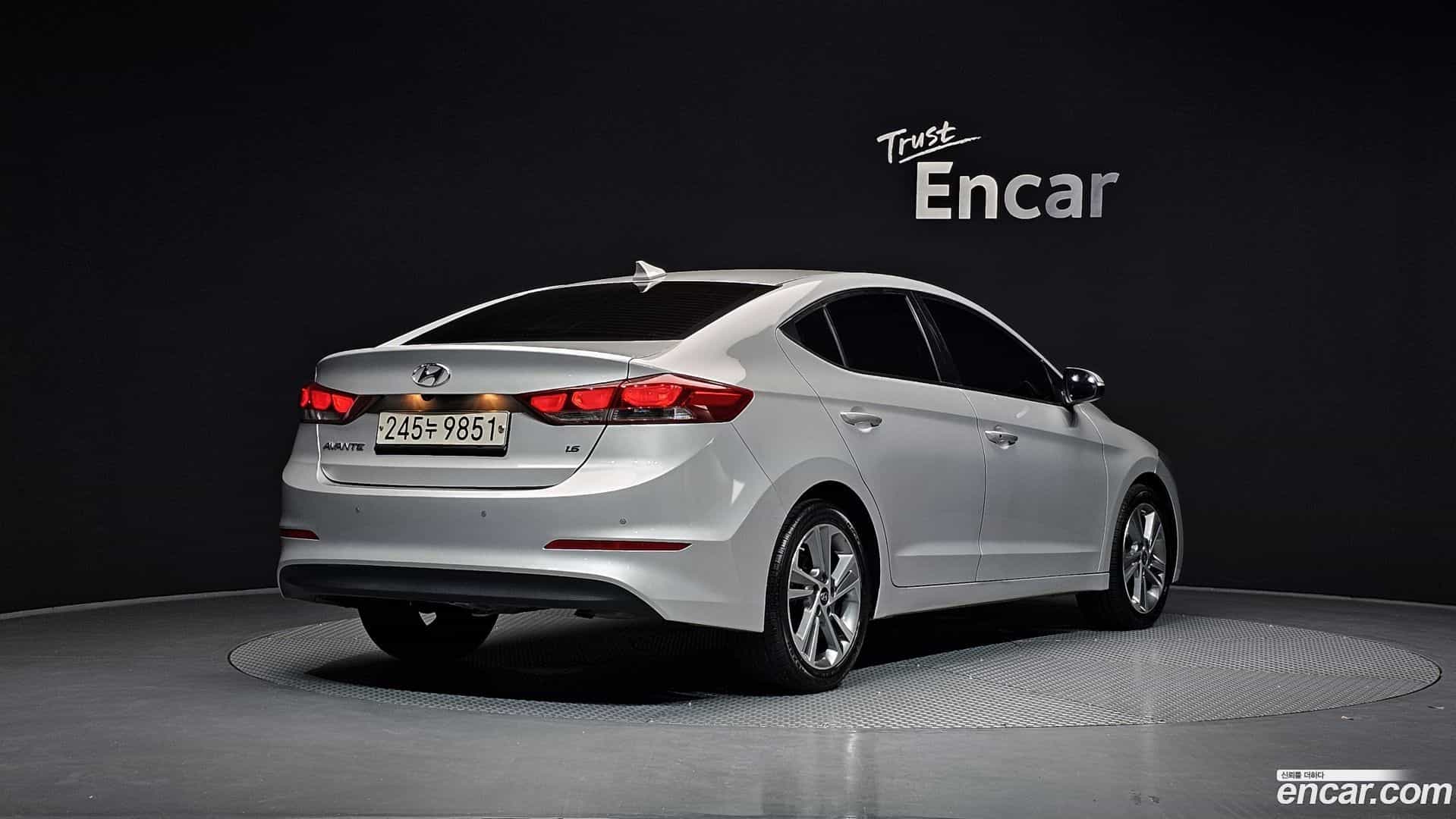 AVANTE Hyundai 2018.2-OUTER-002