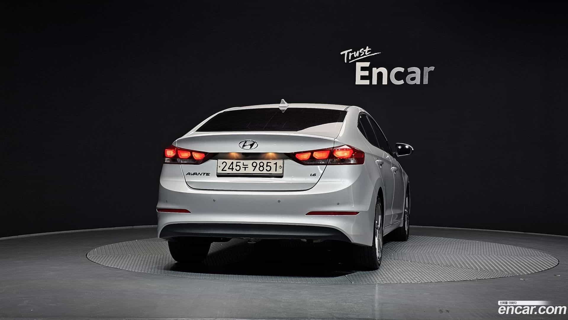 AVANTE Hyundai 2018.2-OUTER-004