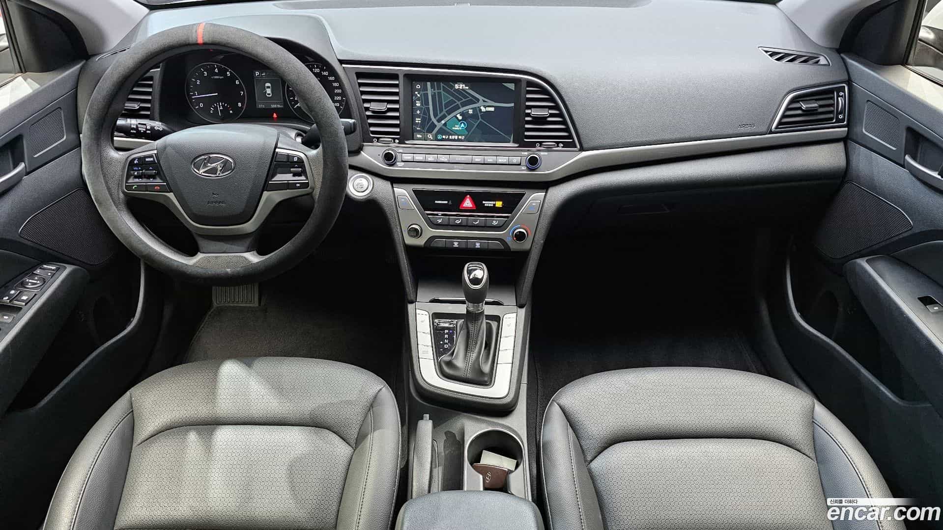 AVANTE Hyundai 2018.2-INNER-007