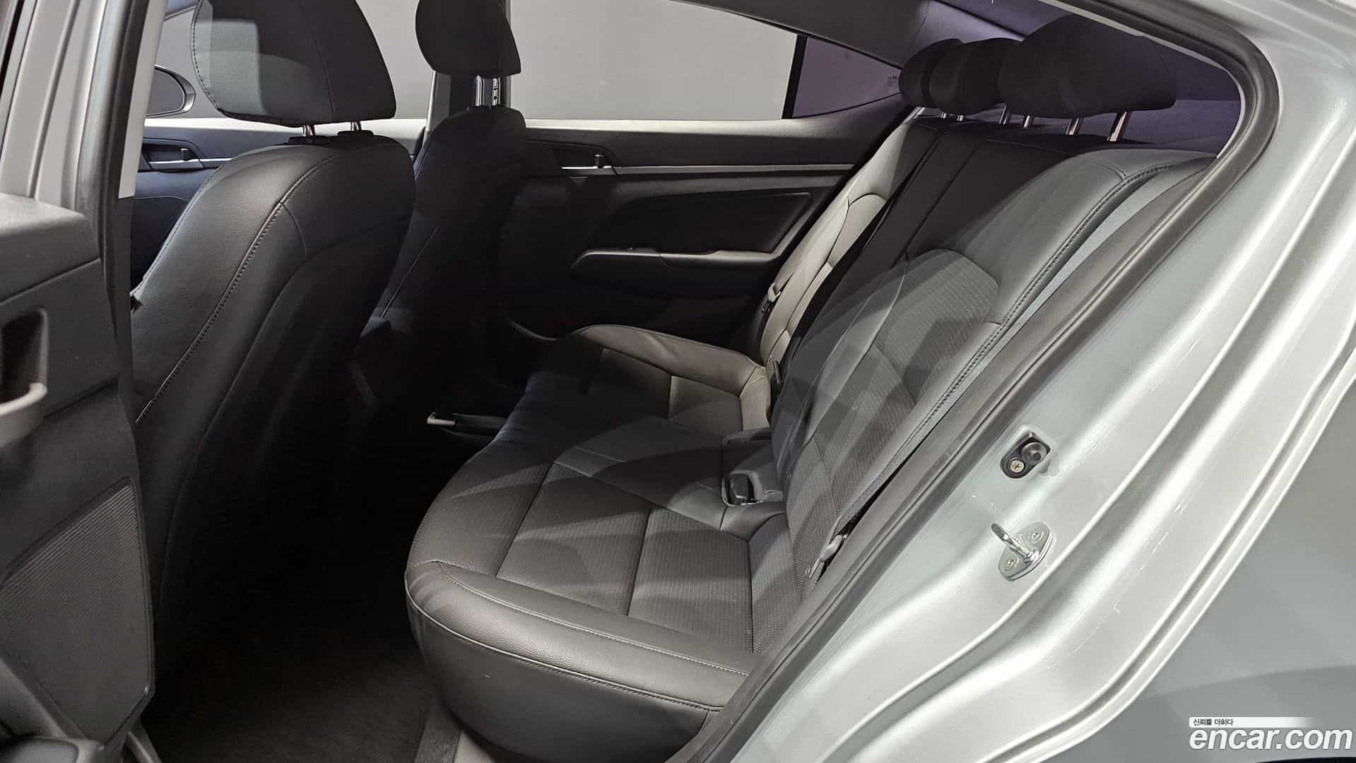 AVANTE Hyundai 2018.2-OPTION-016