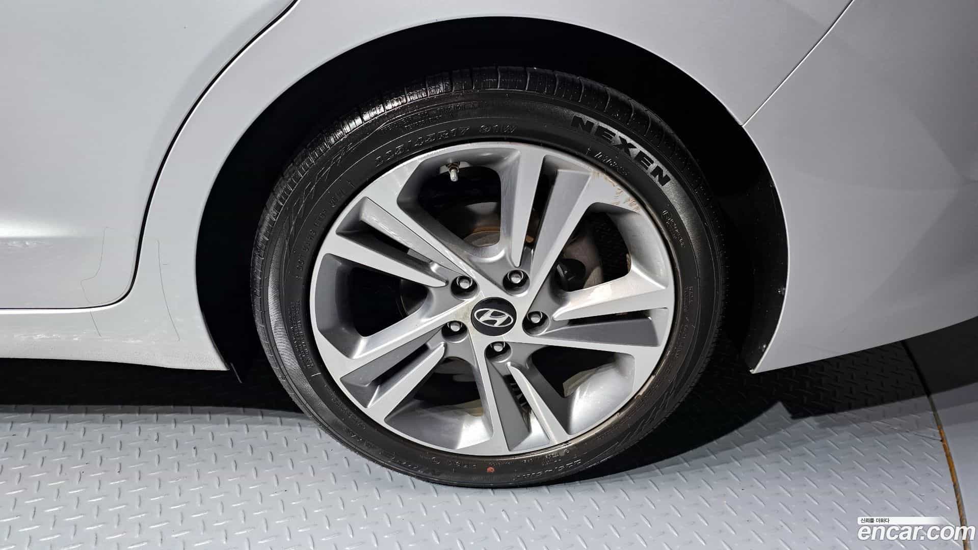 AVANTE Hyundai 2018.2-OUTER-031