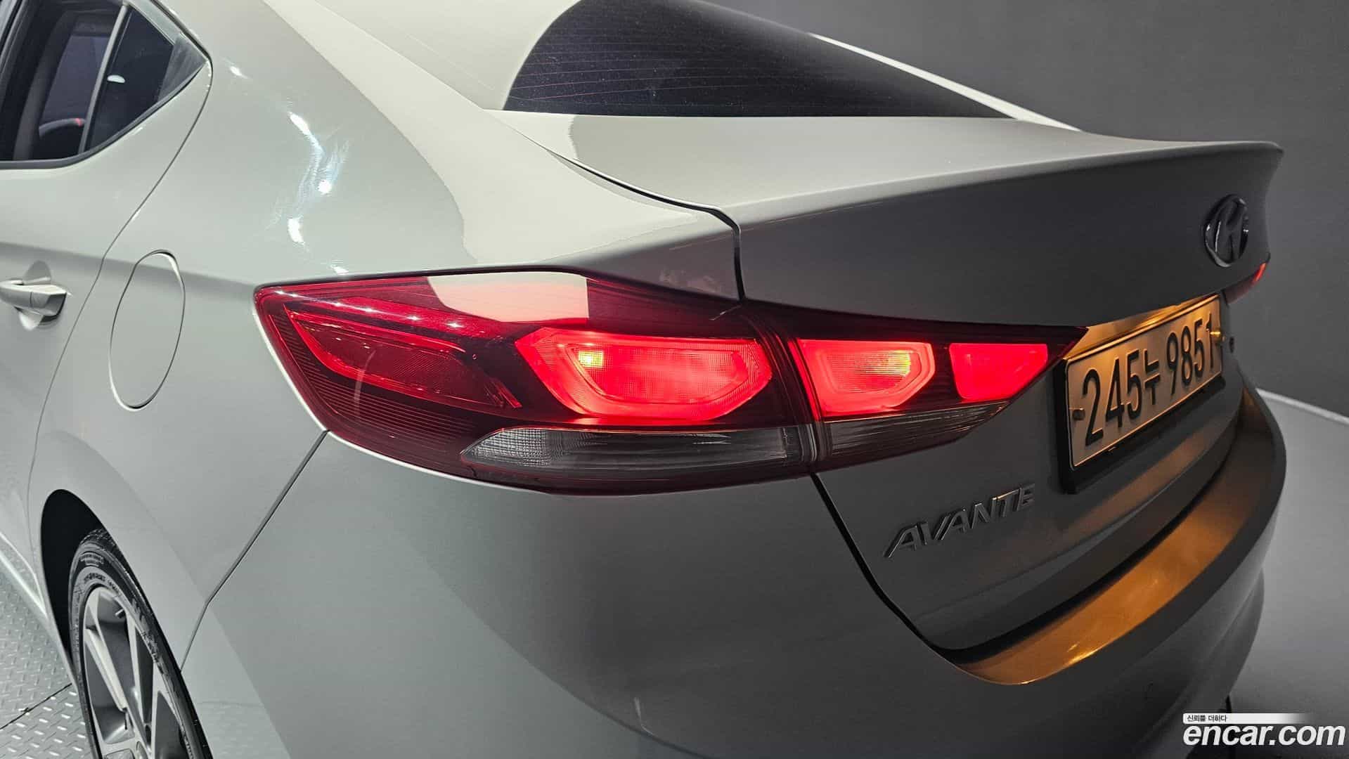 AVANTE Hyundai 2018.2-OUTER-033