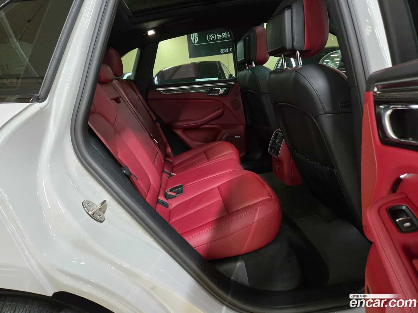Macan Porsche 2022.6-OUTER-003
