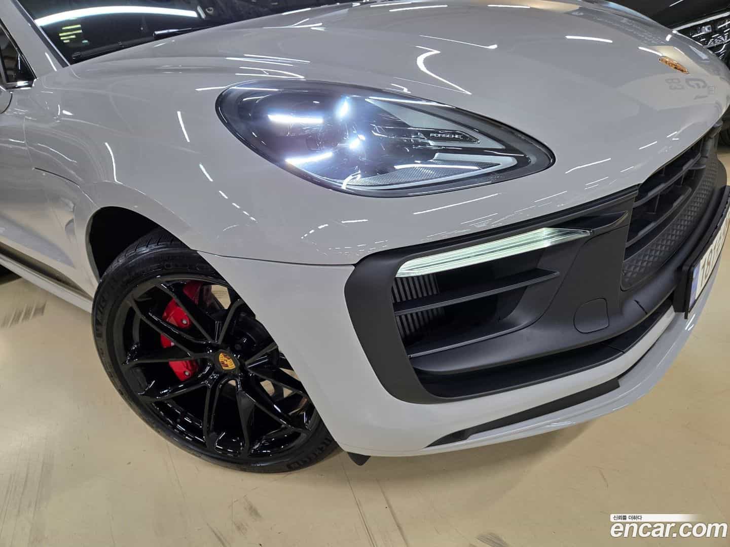 Macan Porsche 2022.6-OUTER-005