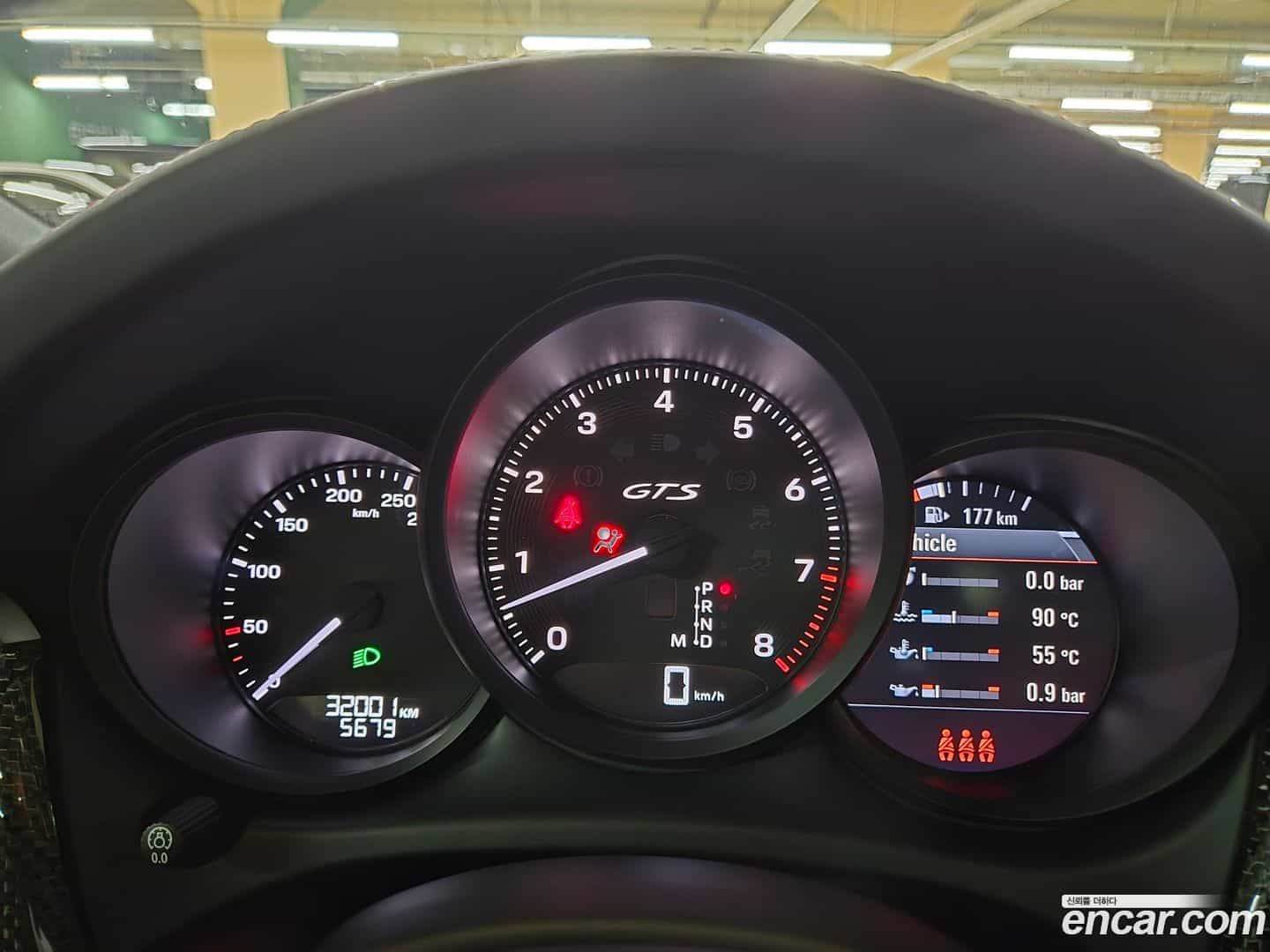 Macan Porsche 2022.6-INNER-009