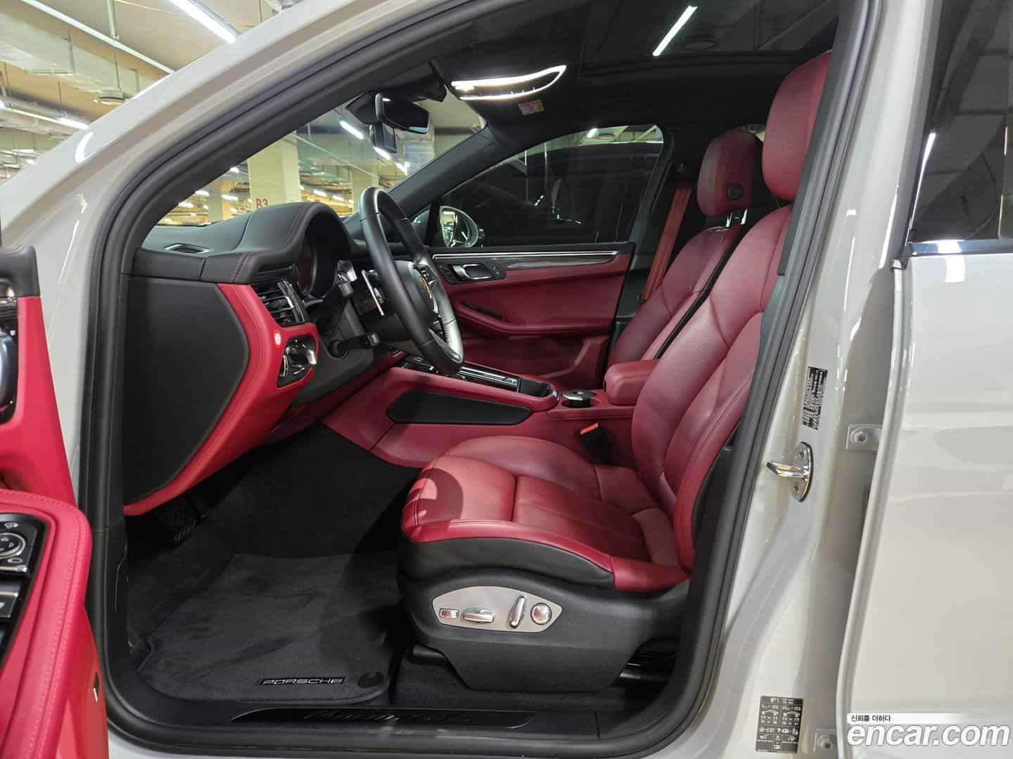Macan Porsche 2022.6-OPTION-020