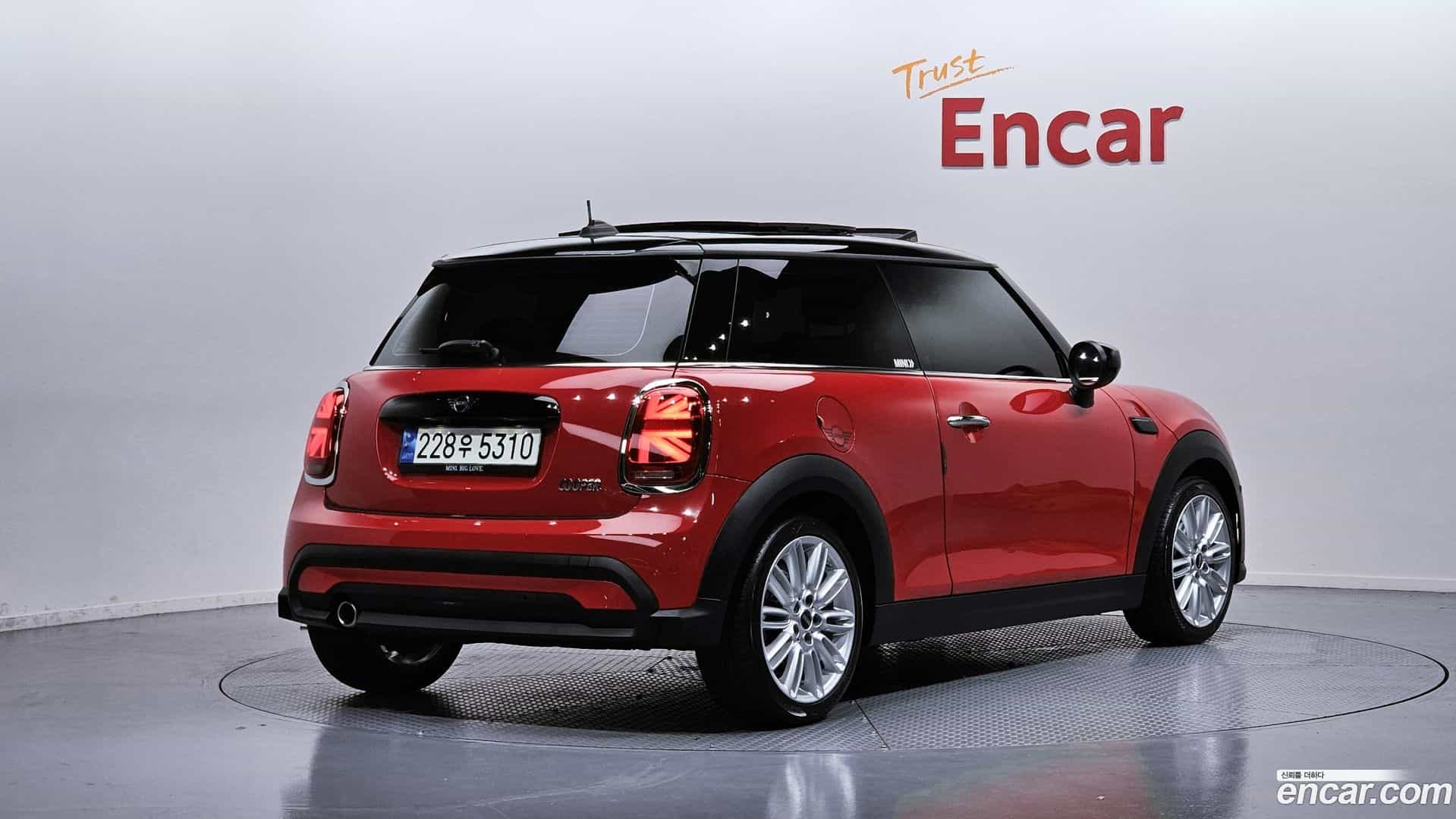 Cooper Mini 2022.5-OUTER-002