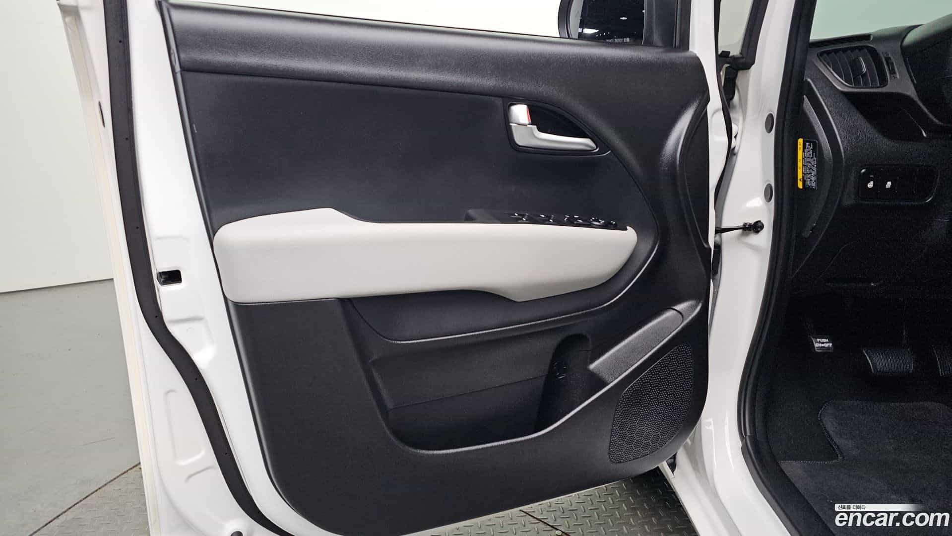 RAY Kia 2022.10-INNER-034