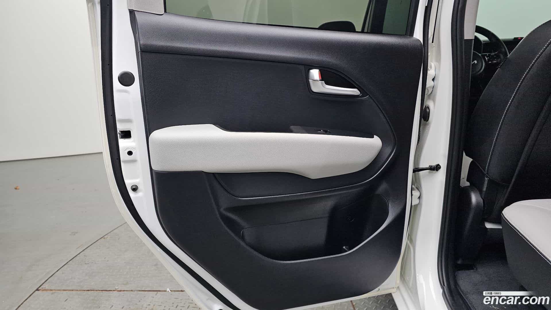 RAY Kia 2022.10-INNER-035