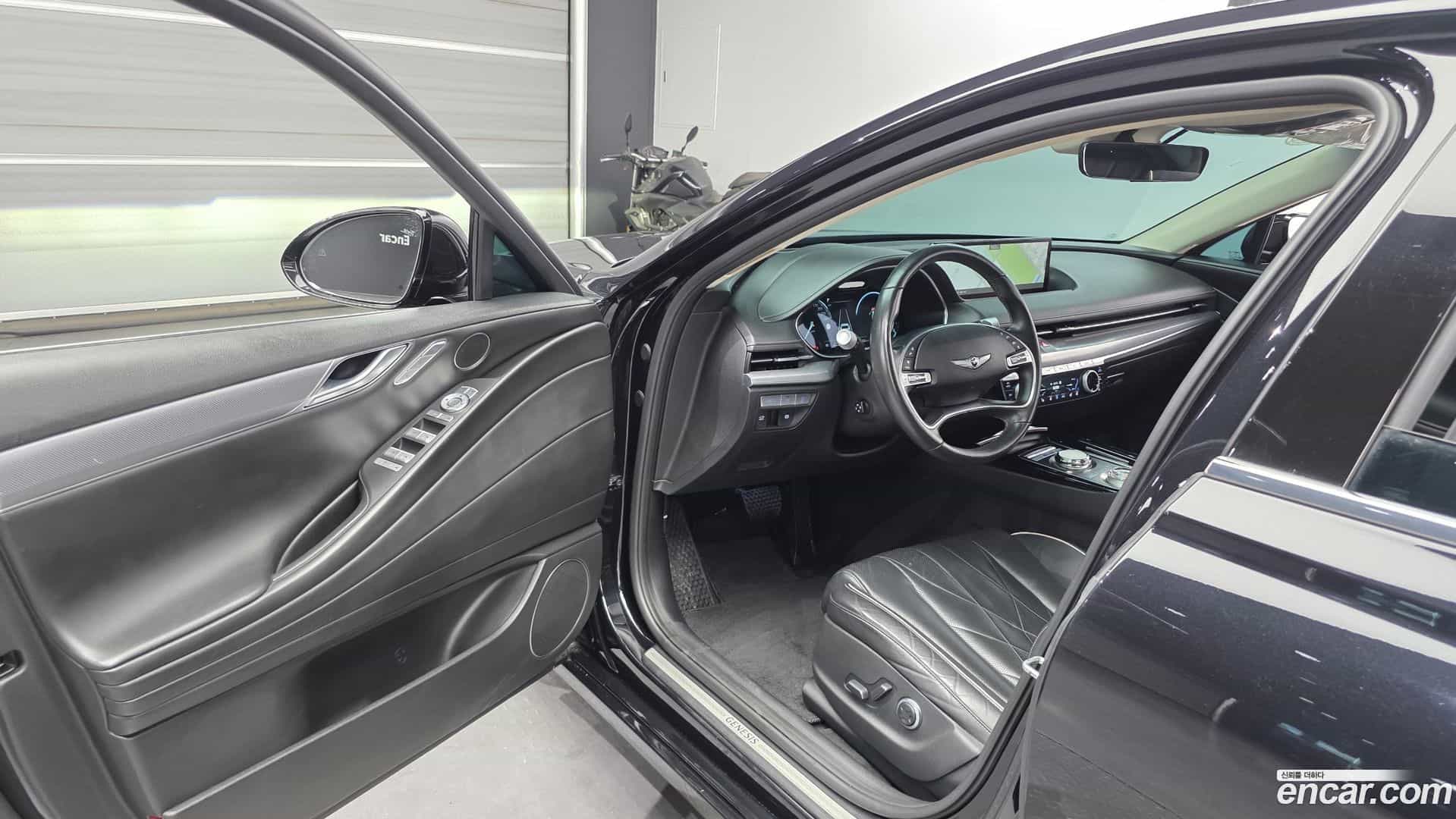 G80 Genesis 2023.2-INNER-010