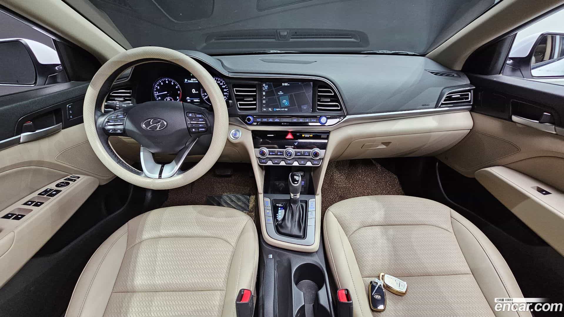 AVANTE Hyundai 2019.10-INNER-007