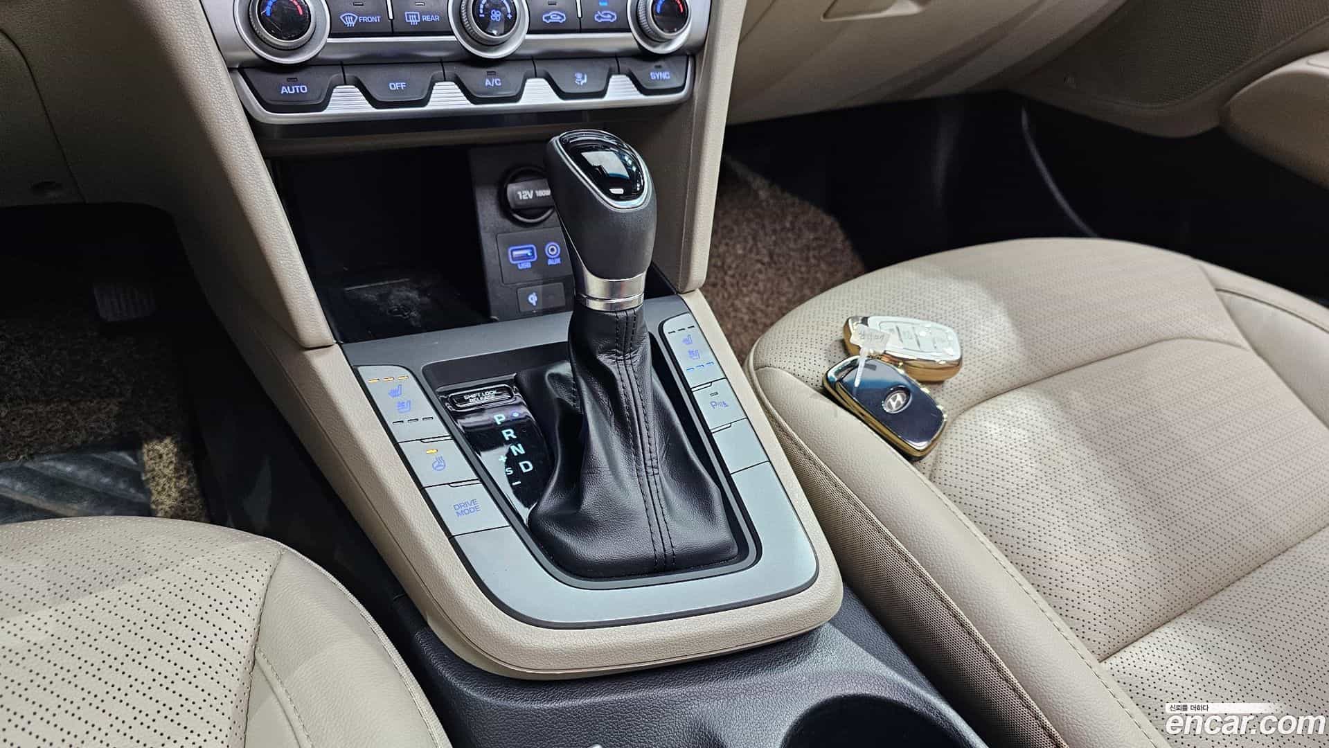 AVANTE Hyundai 2019.10-INNER-009
