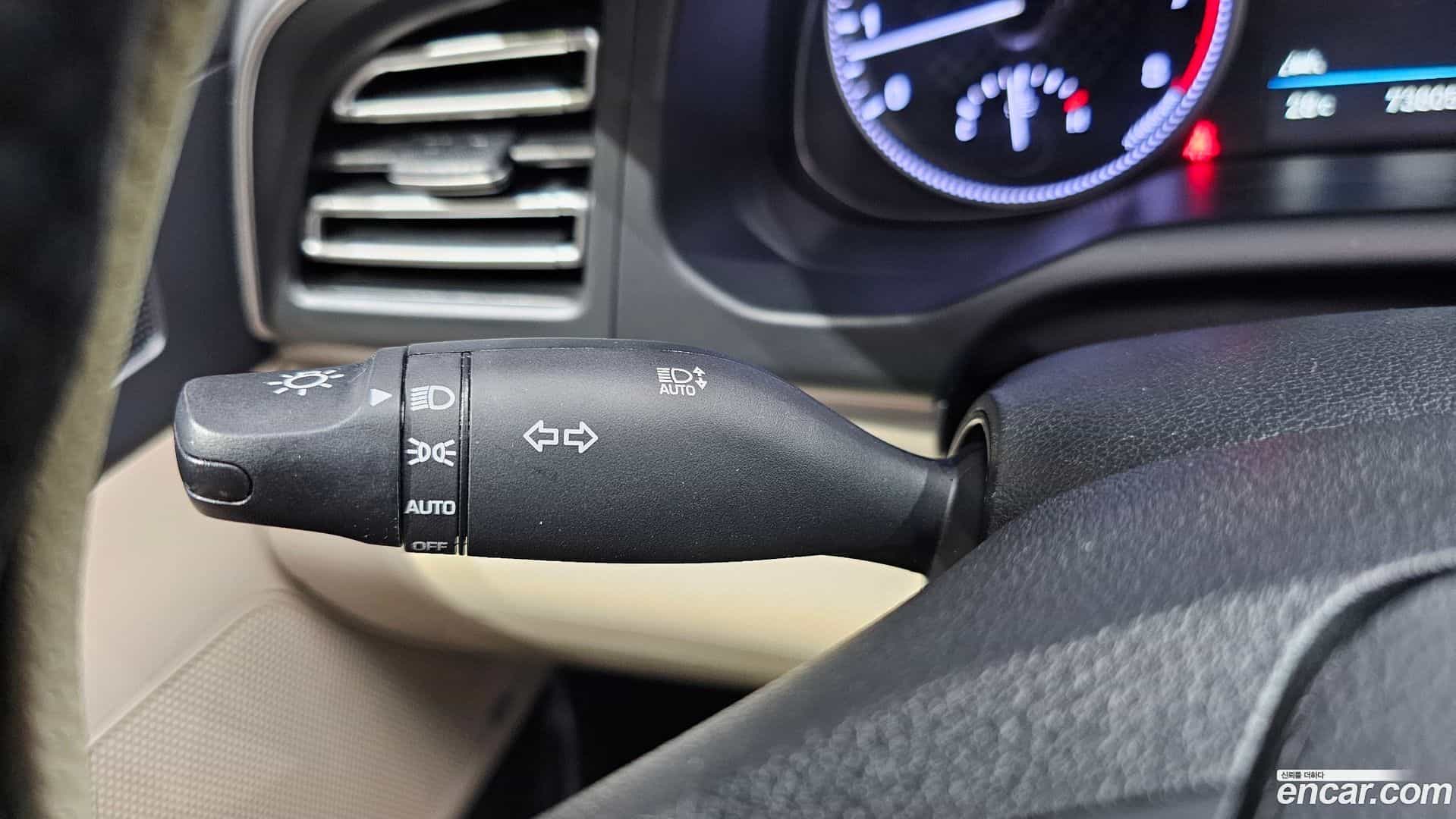 AVANTE Hyundai 2019.10-OPTION-040