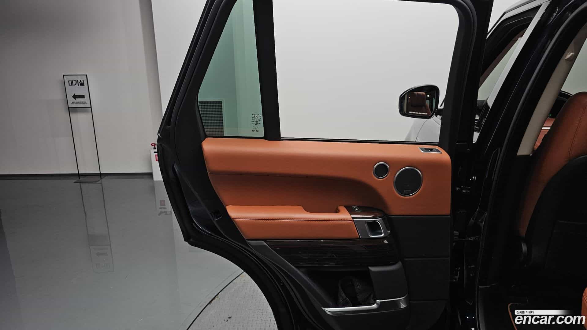 Range Rover Land Rover 2017.2-INNER-035
