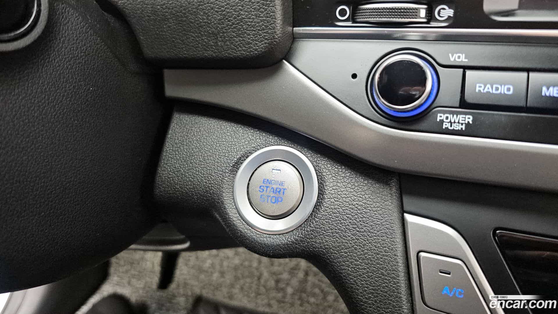 AVANTE Hyundai 2017.4-OPTION-040