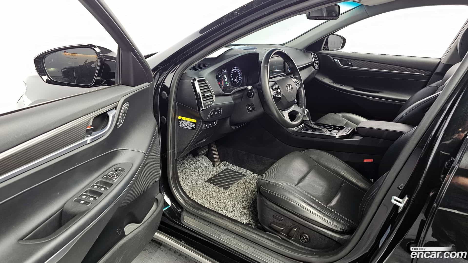 Grandeur Hyundai 2019.9-OPTION-016