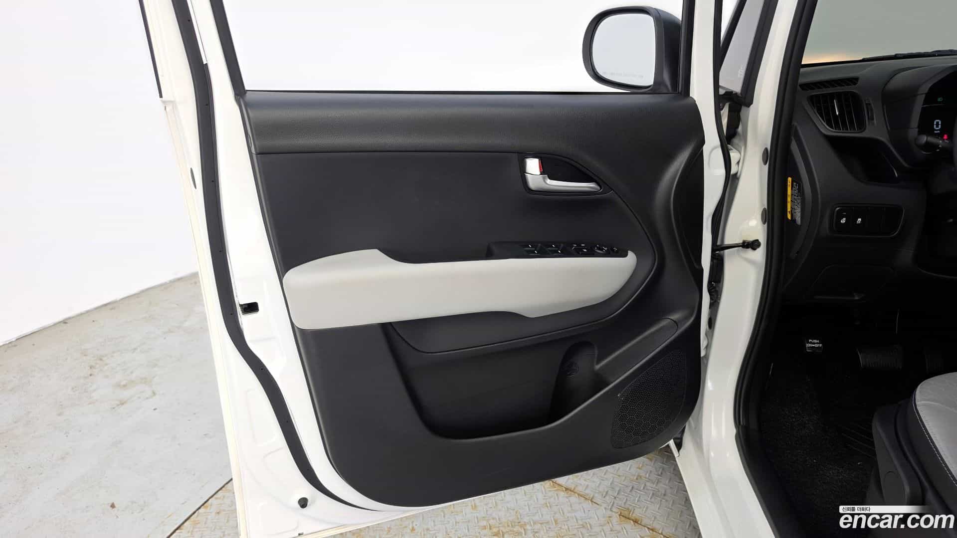 RAY Kia 2023.9-INNER-034