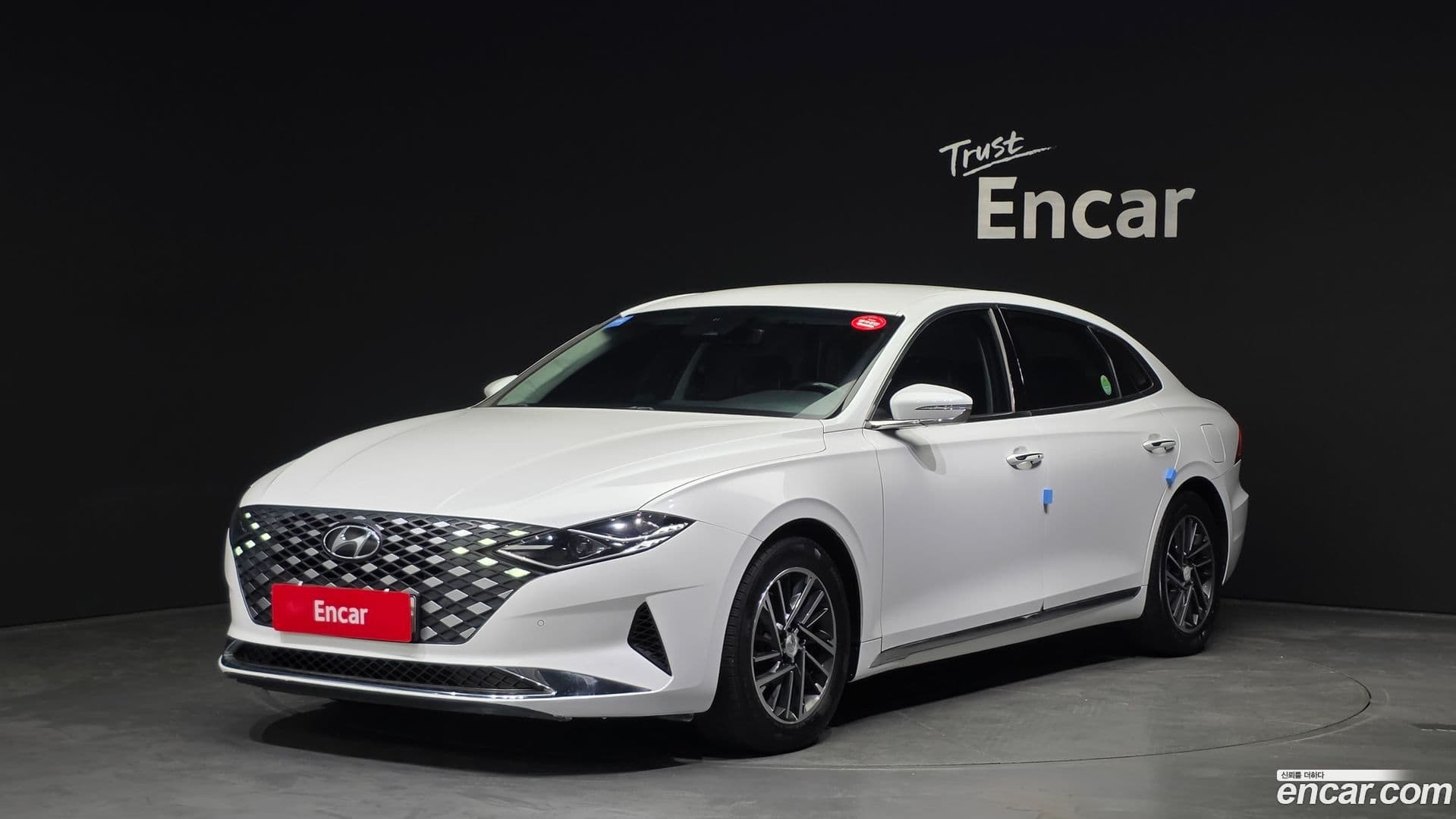 Main__Slider__Photo:Grandeur Hyundai 2019.11-0