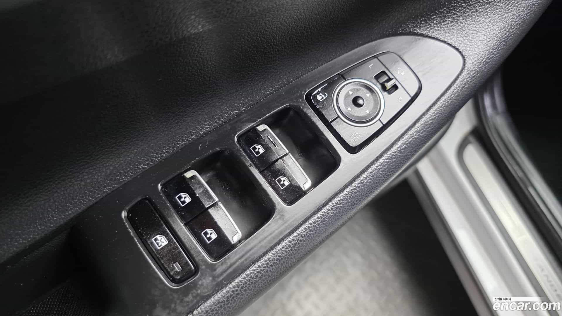 Grandeur Hyundai 2019.11-OPTION-017