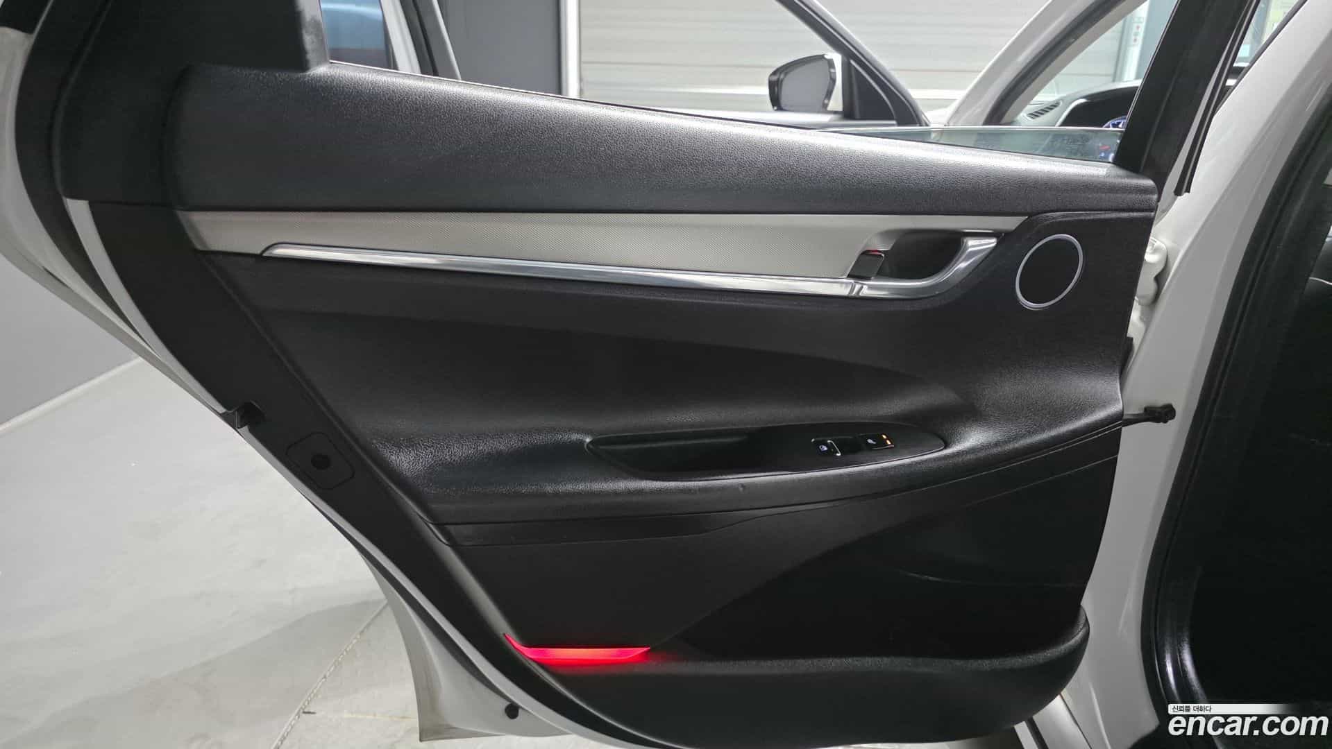 Grandeur Hyundai 2019.11-INNER-035