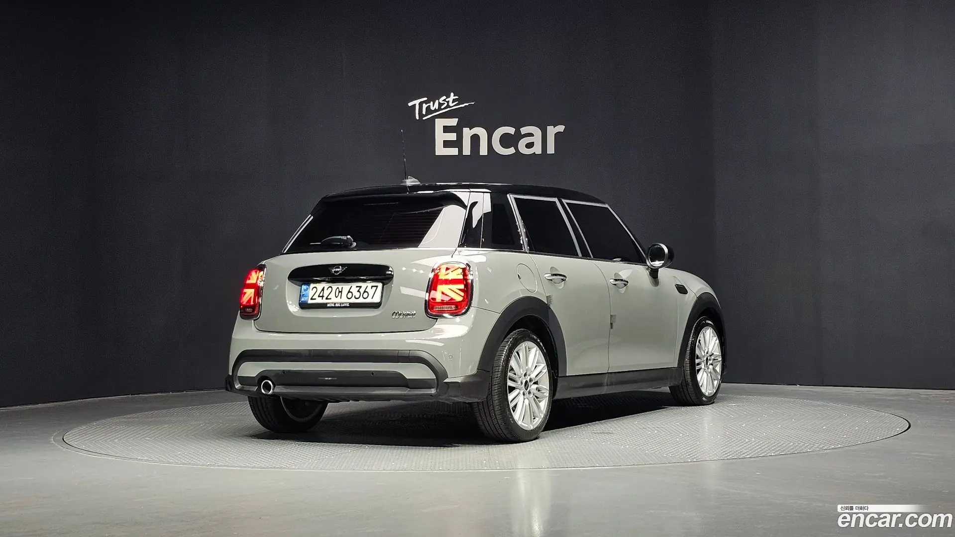 Main__Slider__Photo:Cooper Mini 2021.8-1