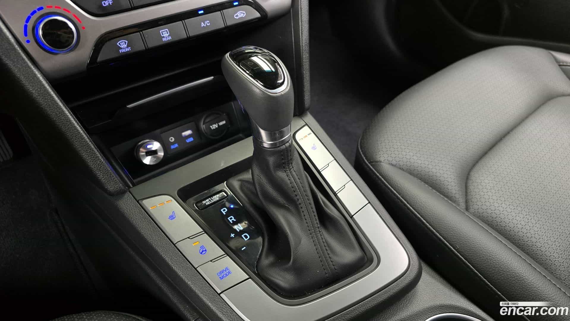 AVANTE Hyundai 2016.9-INNER-009