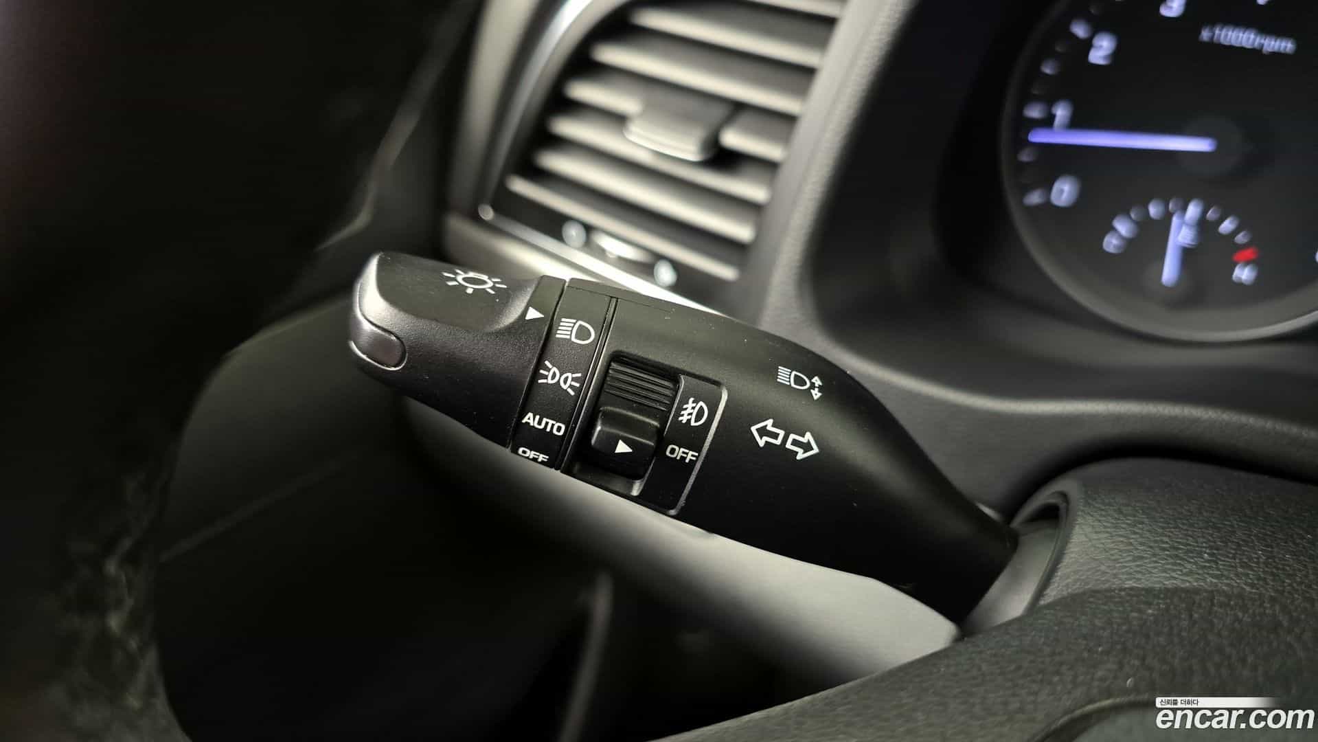 AVANTE Hyundai 2016.9-OPTION-022