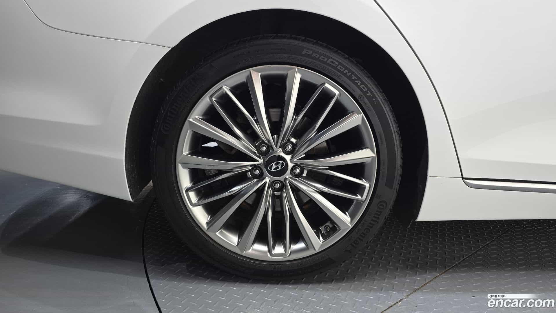 Grandeur Hyundai 2018.1-OUTER-005