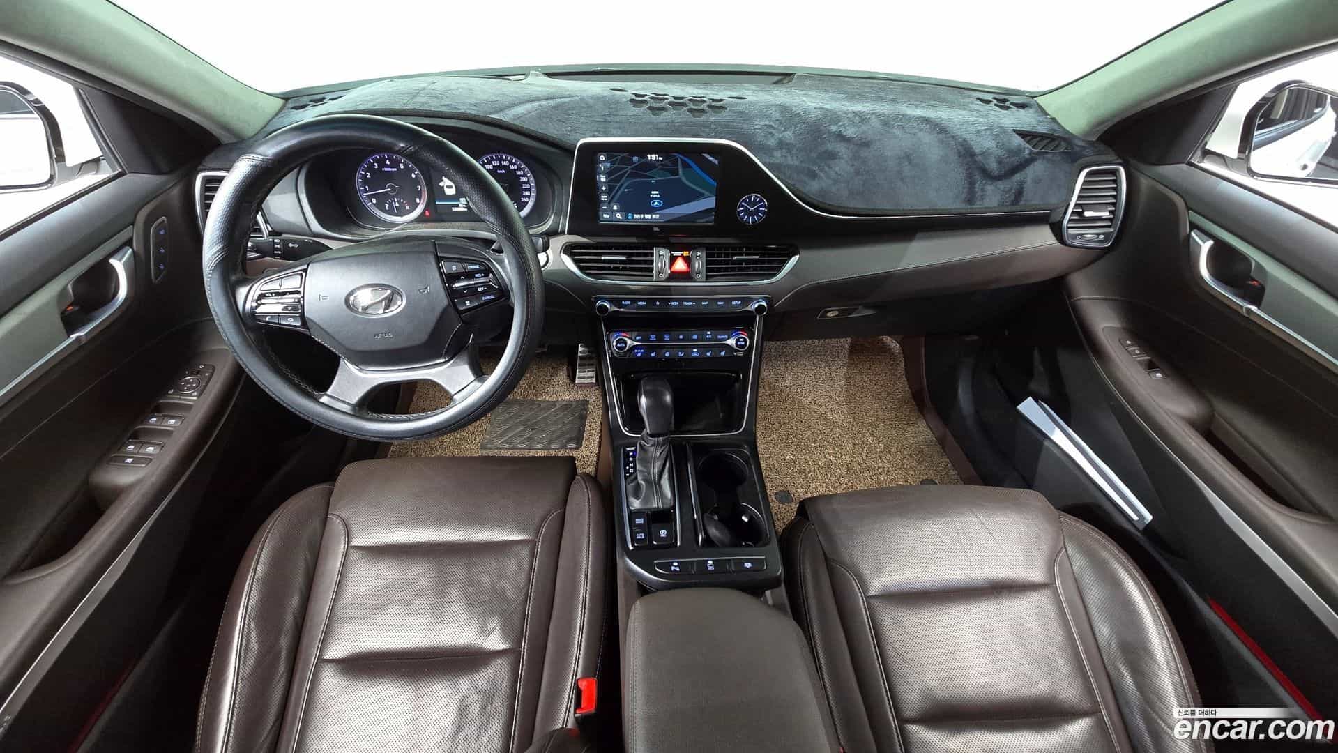 Grandeur Hyundai 2018.1-INNER-007