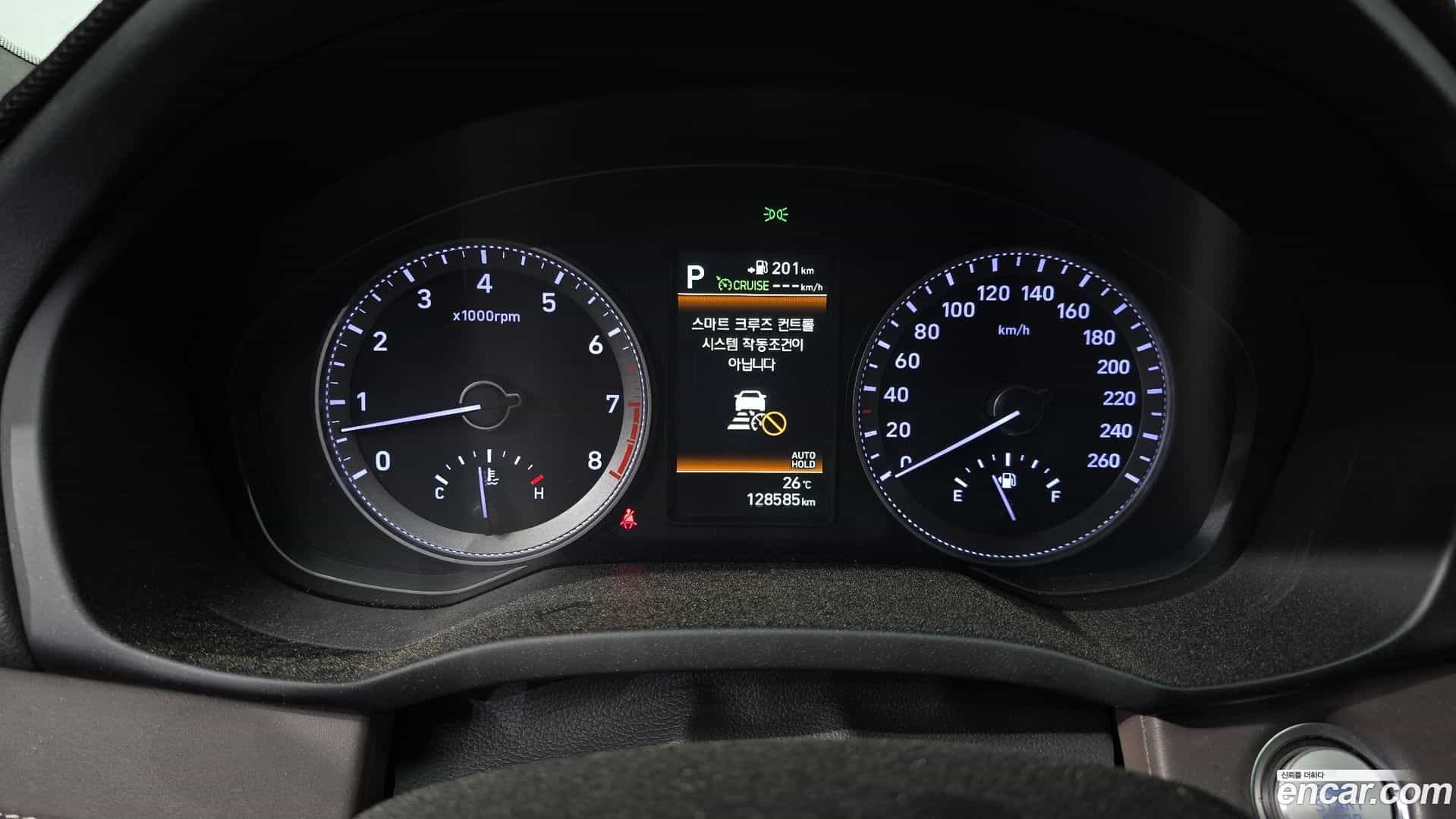 Grandeur Hyundai 2018.1-INNER-008