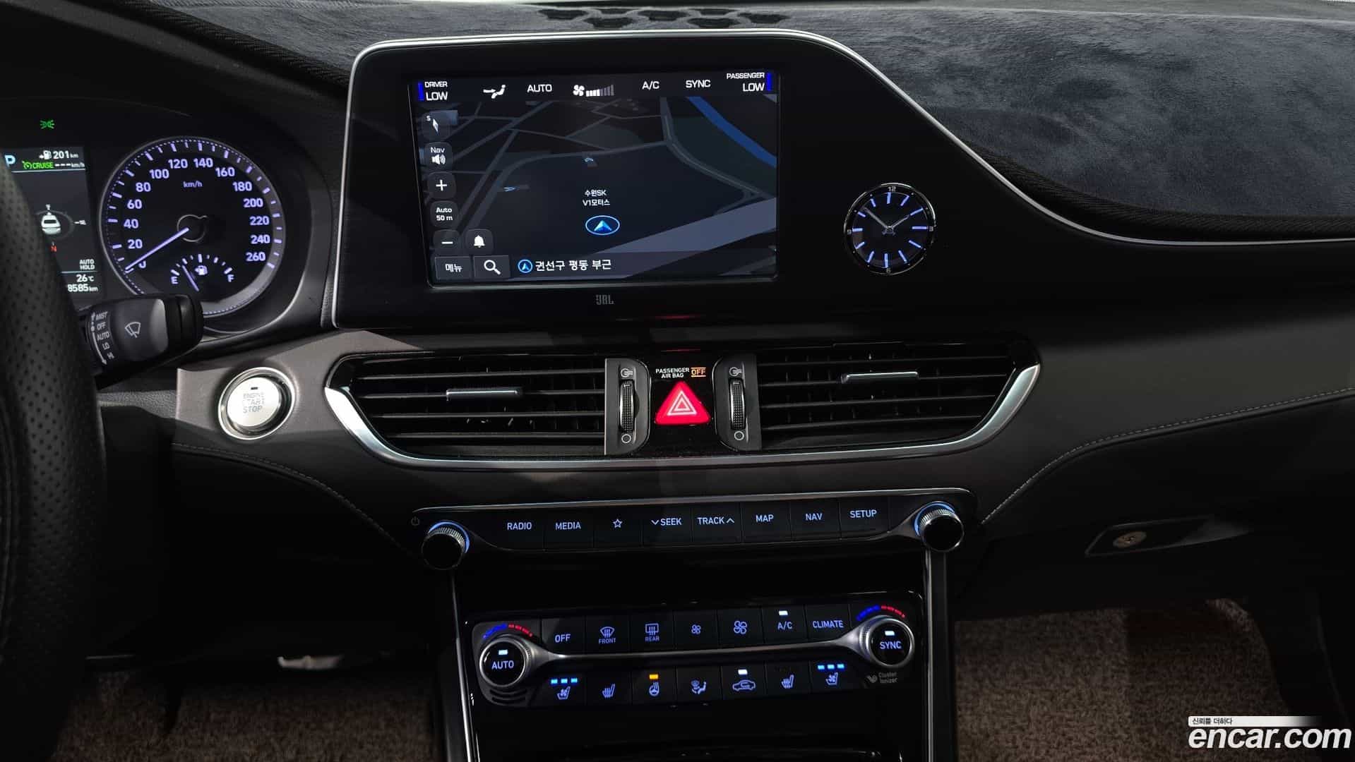Grandeur Hyundai 2018.1-OPTION-016
