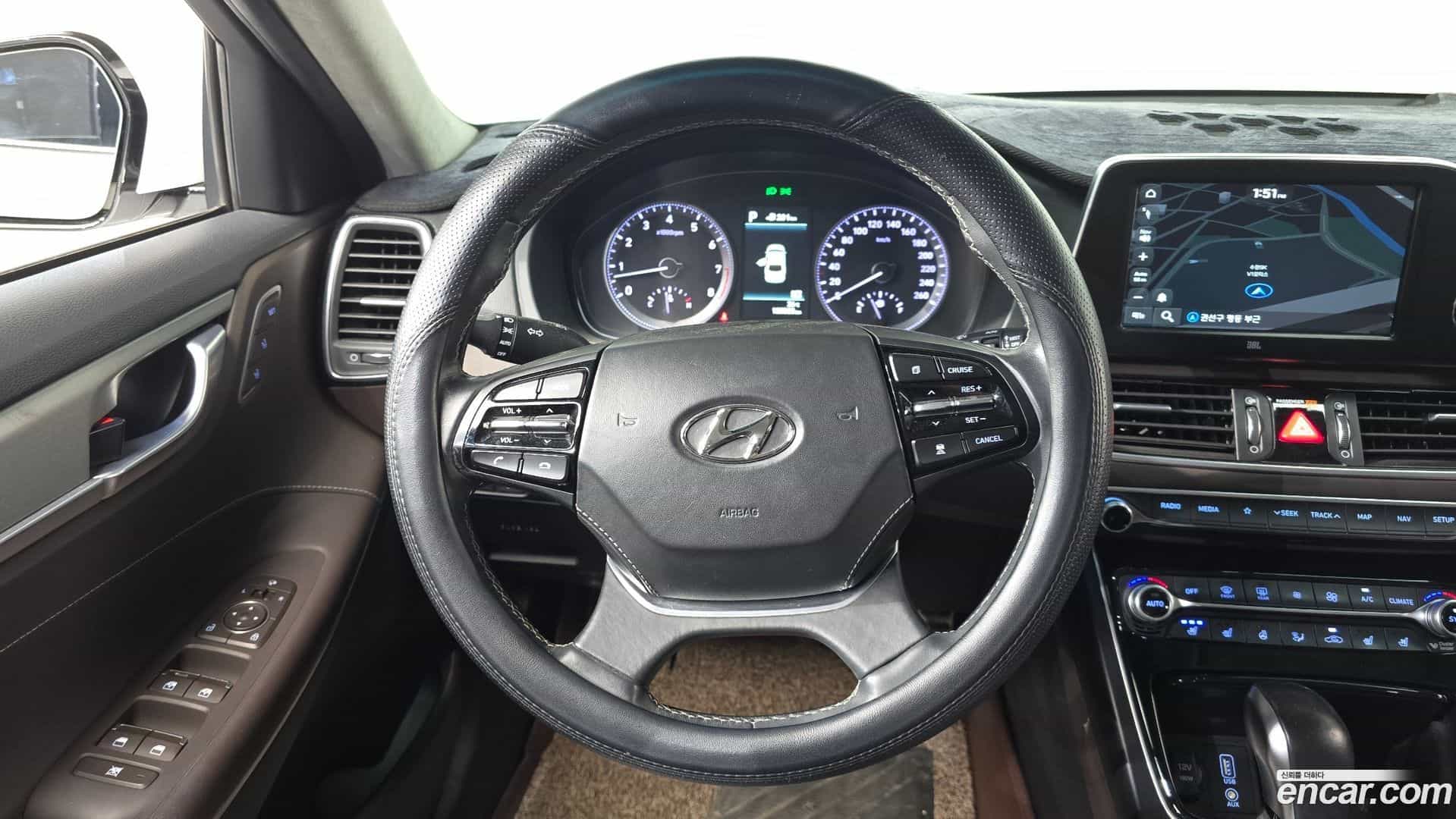 Grandeur Hyundai 2018.1-OPTION-017