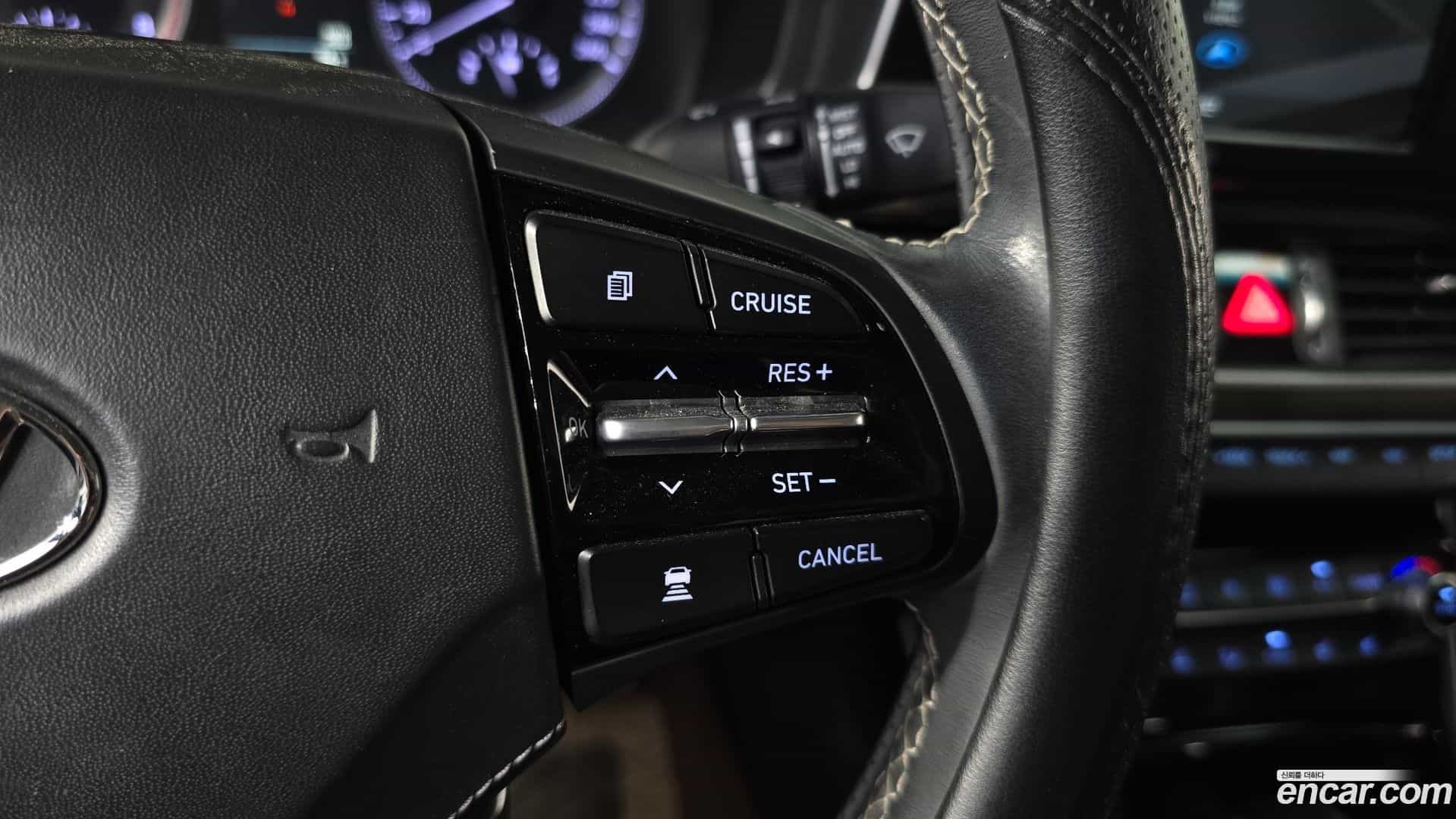 Grandeur Hyundai 2018.1-OPTION-019