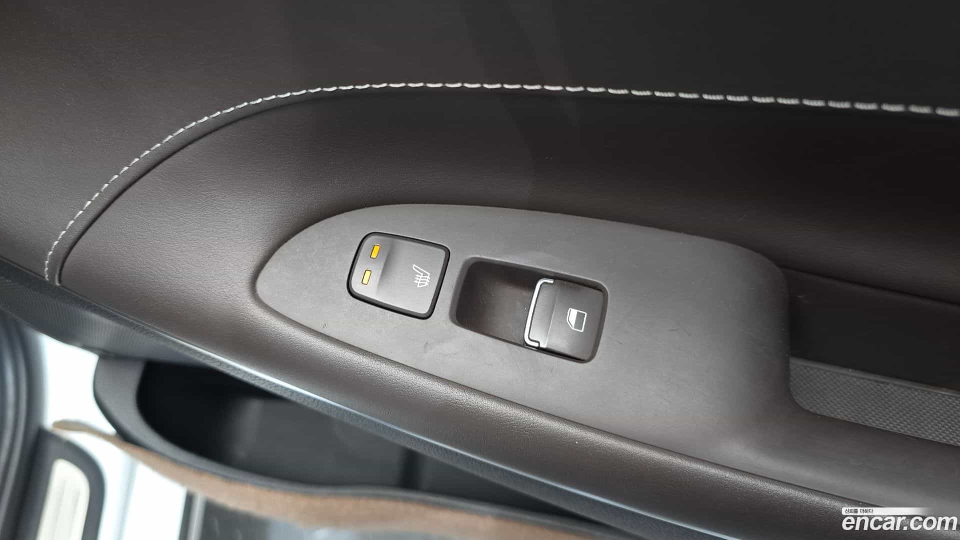 Grandeur Hyundai 2018.1-OPTION-022