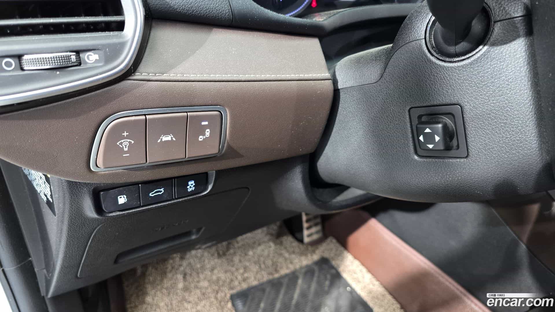Grandeur Hyundai 2018.1-OPTION-024