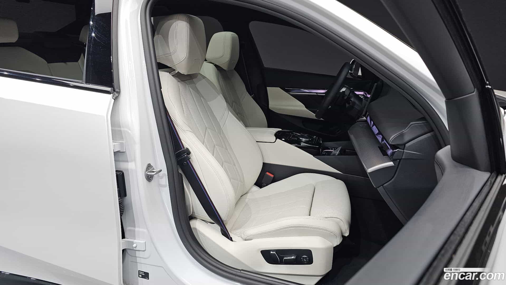 5-Series BMW 2025.10-INNER-036