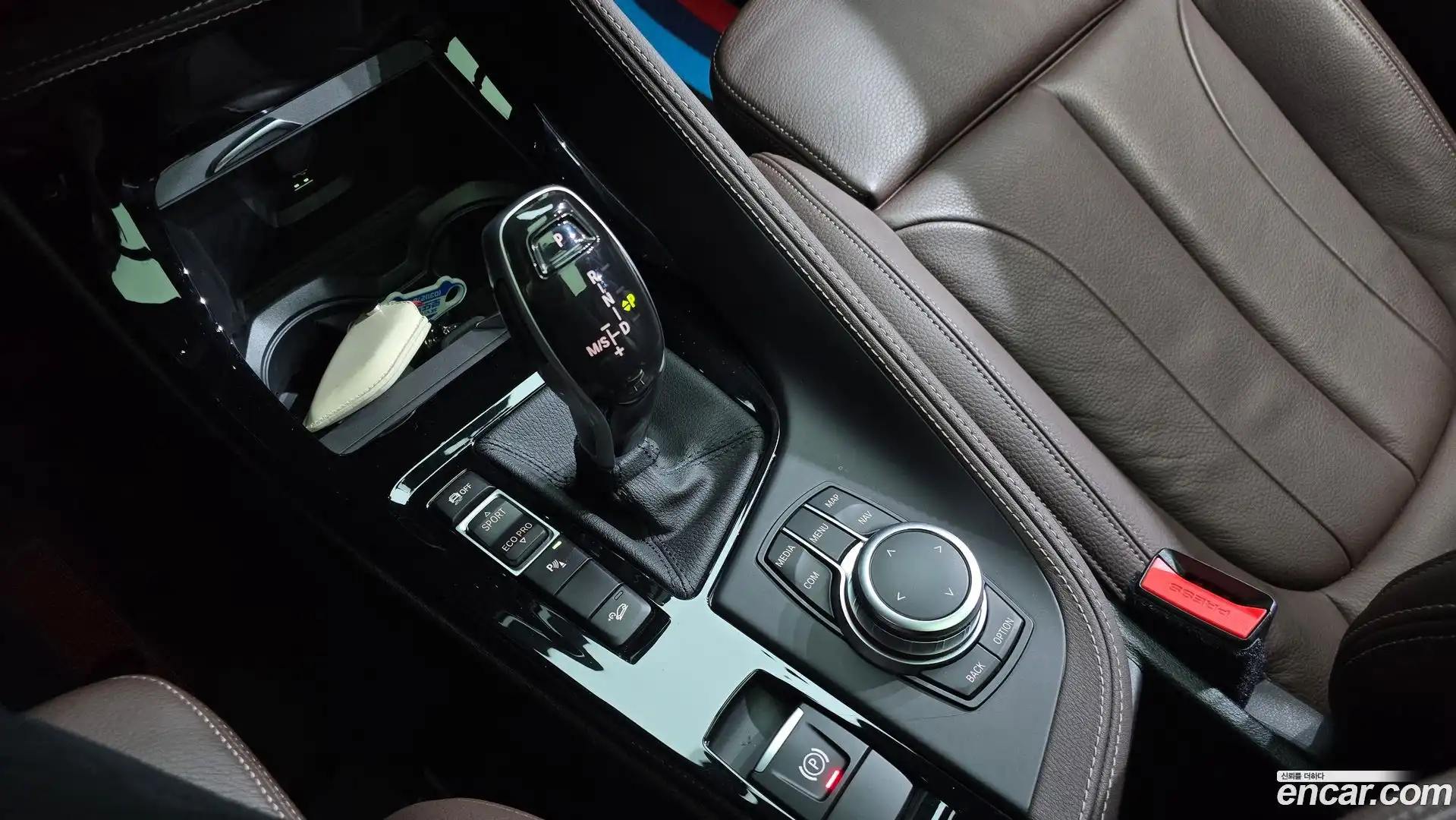 X2 (F39) BMW 2022.11-INNER-009