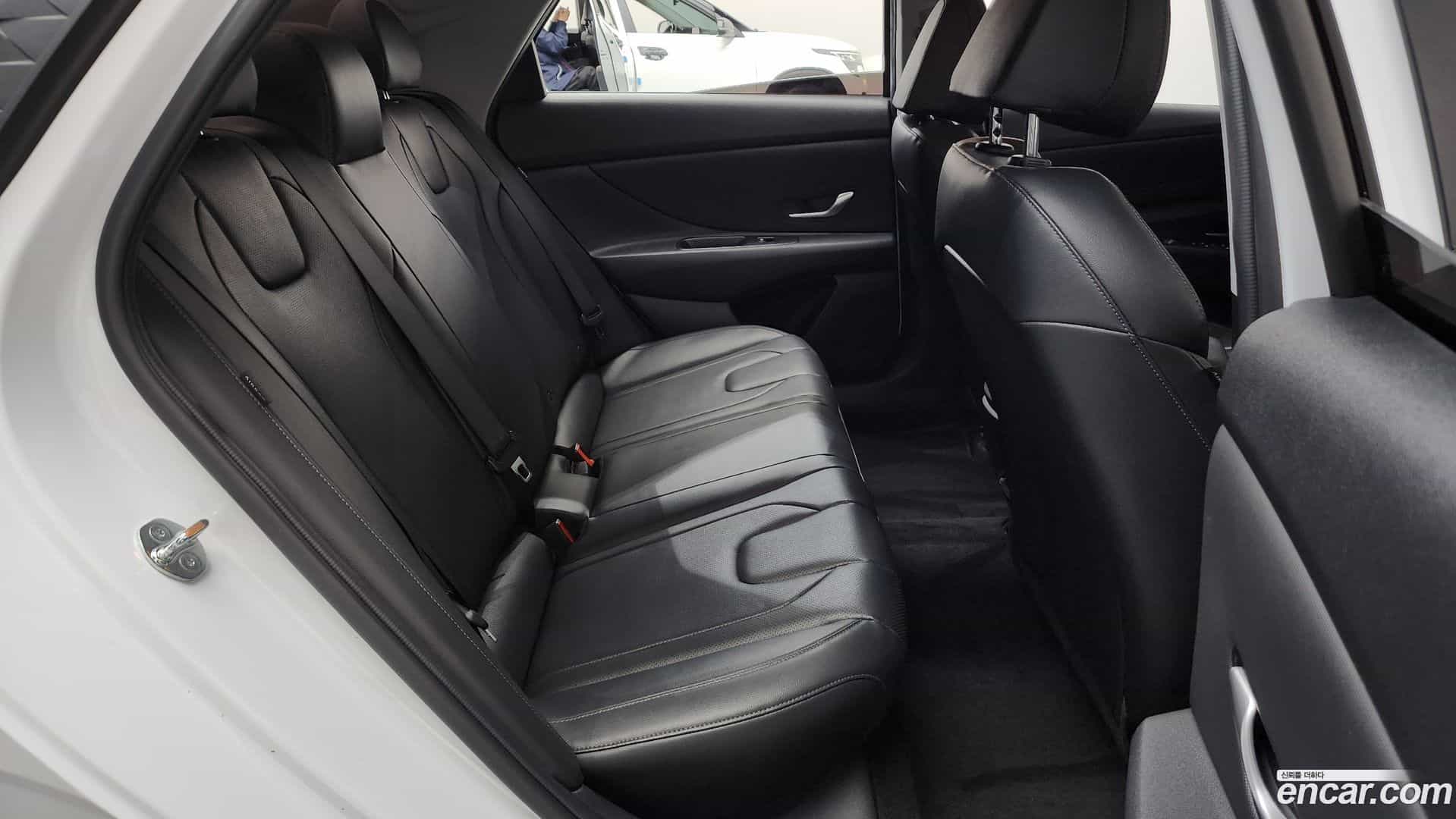 AVANTE Hyundai 2023.9-OPTION-016