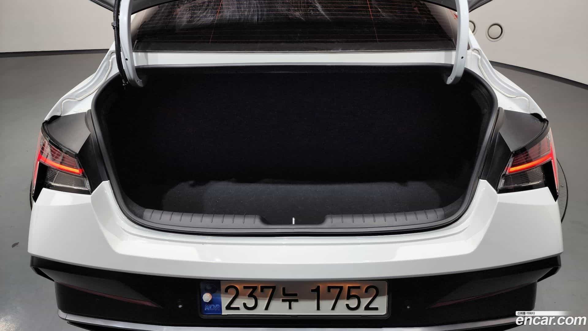 AVANTE Hyundai 2023.9-OPTION-024