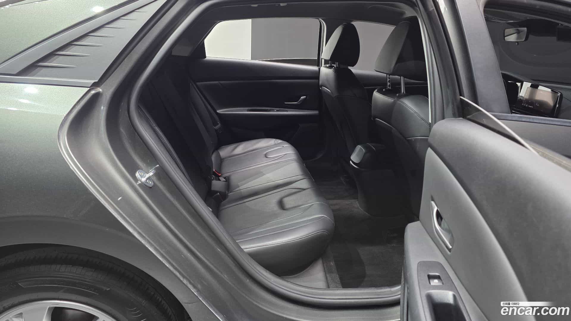 AVANTE Hyundai 2021.3-OPTION-015