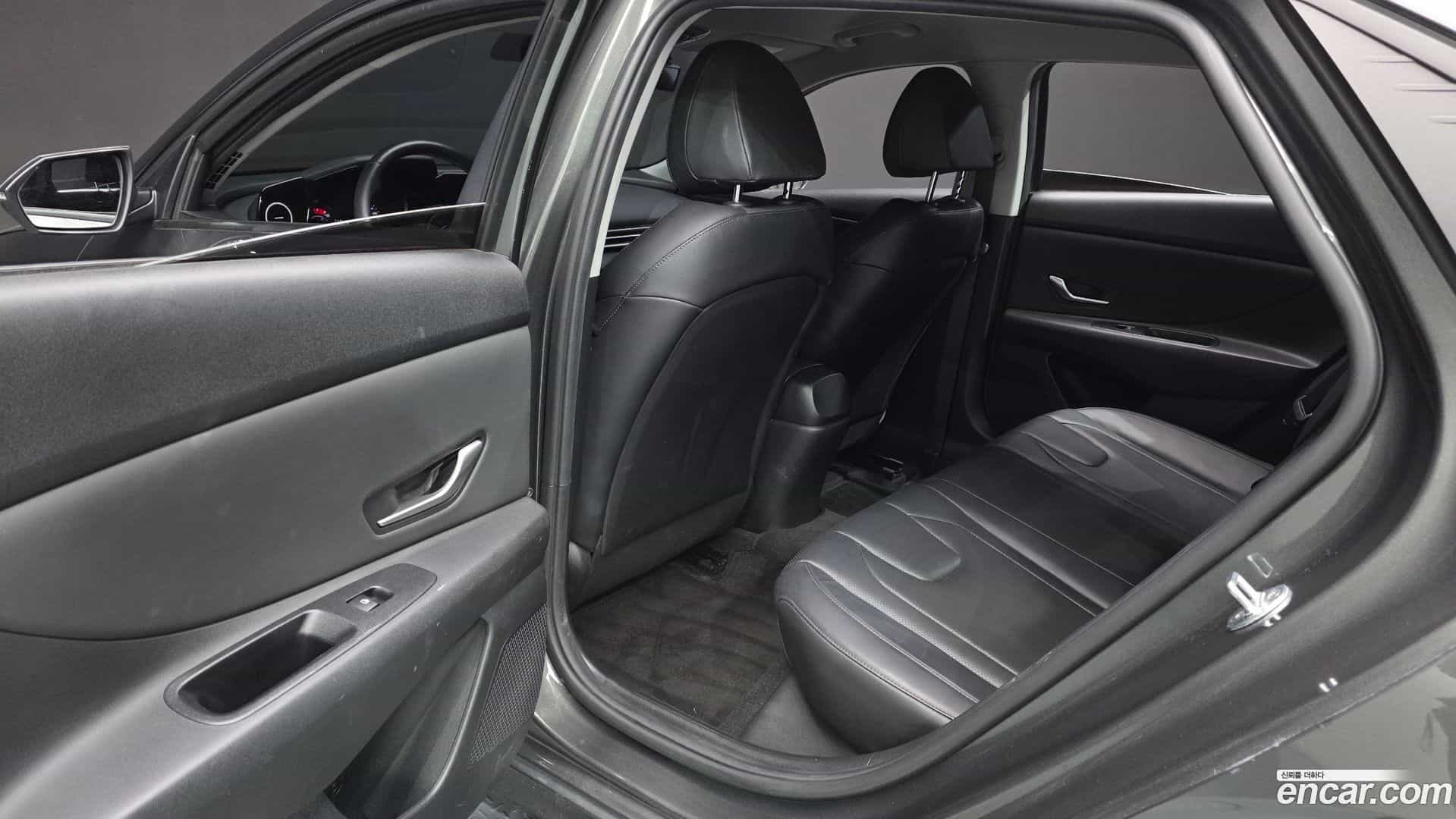 AVANTE Hyundai 2021.3-OPTION-016