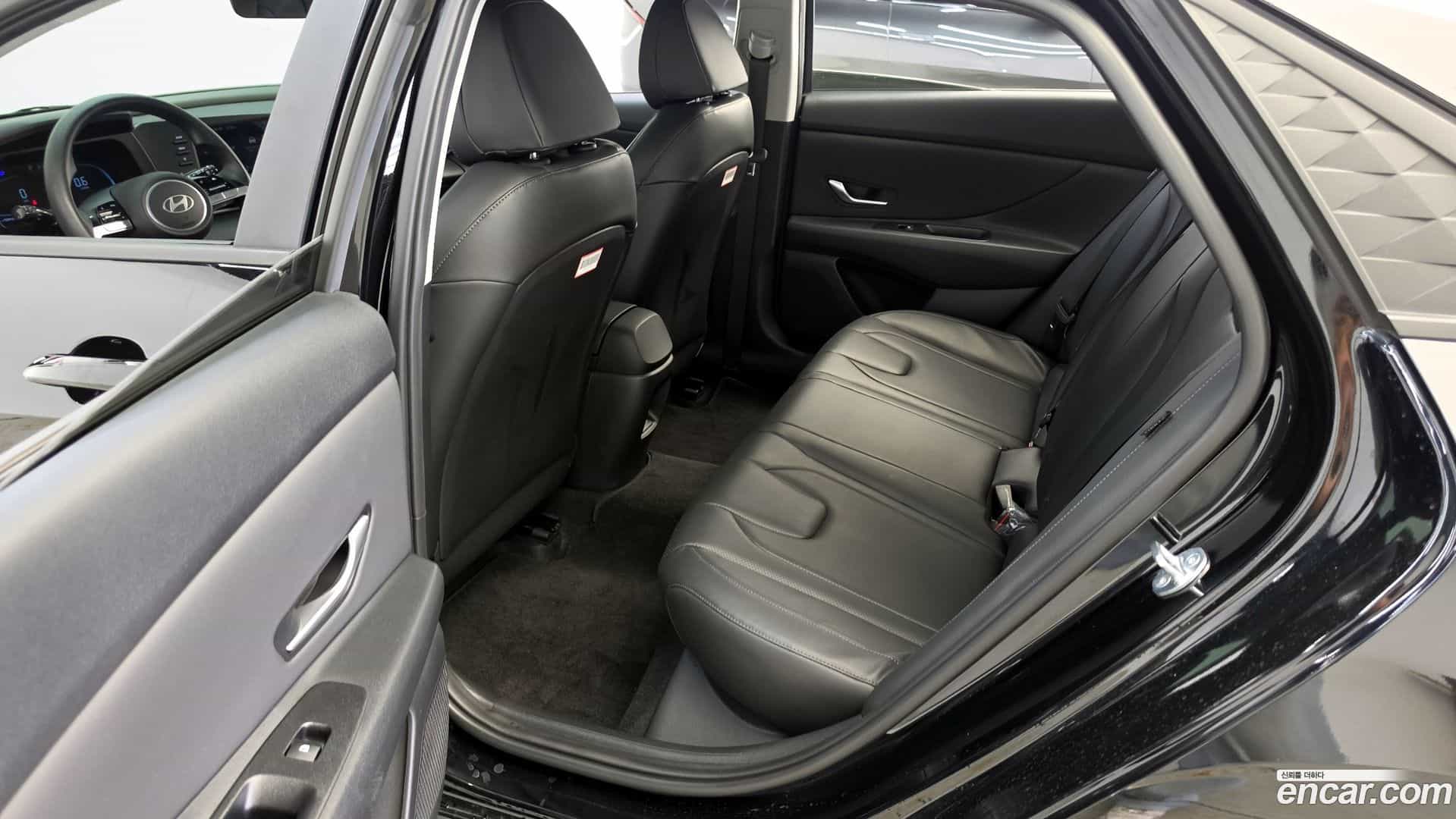 AVANTE Hyundai 2023.4-OPTION-015