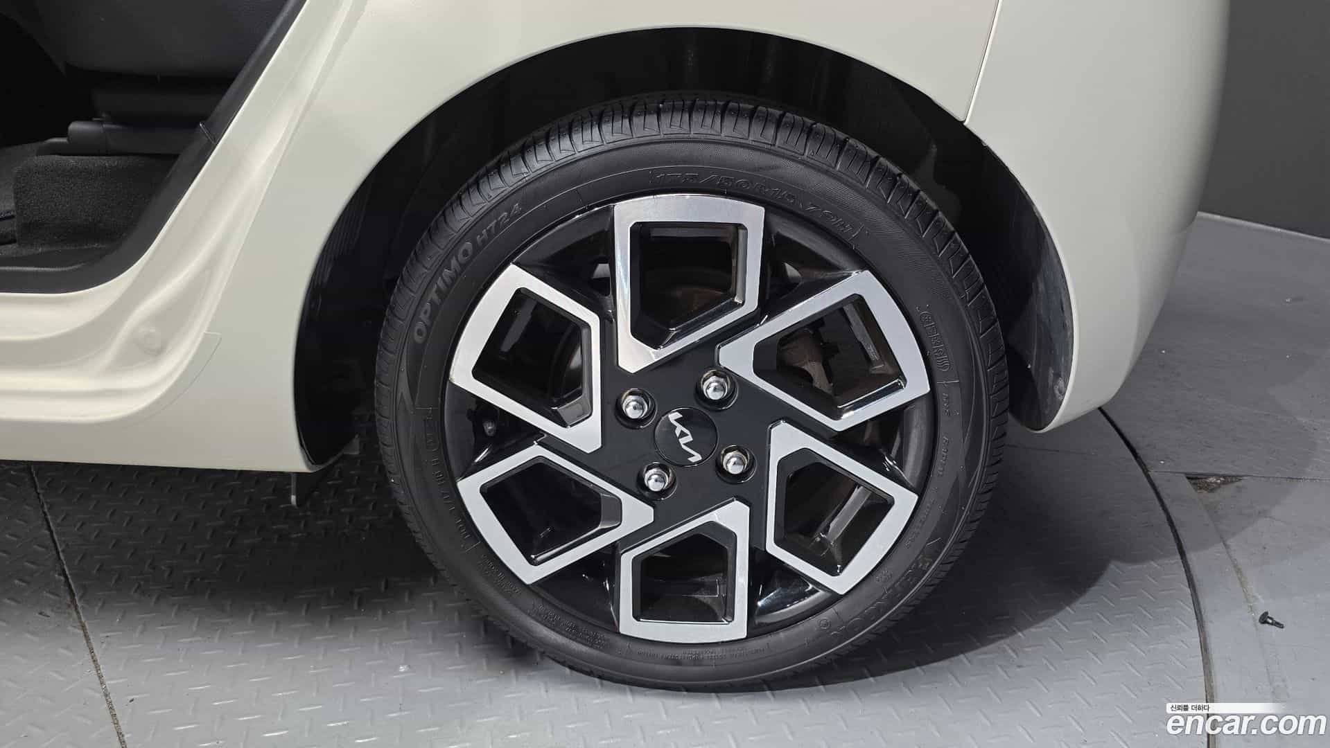 RAY Kia 2023.0-OUTER-031