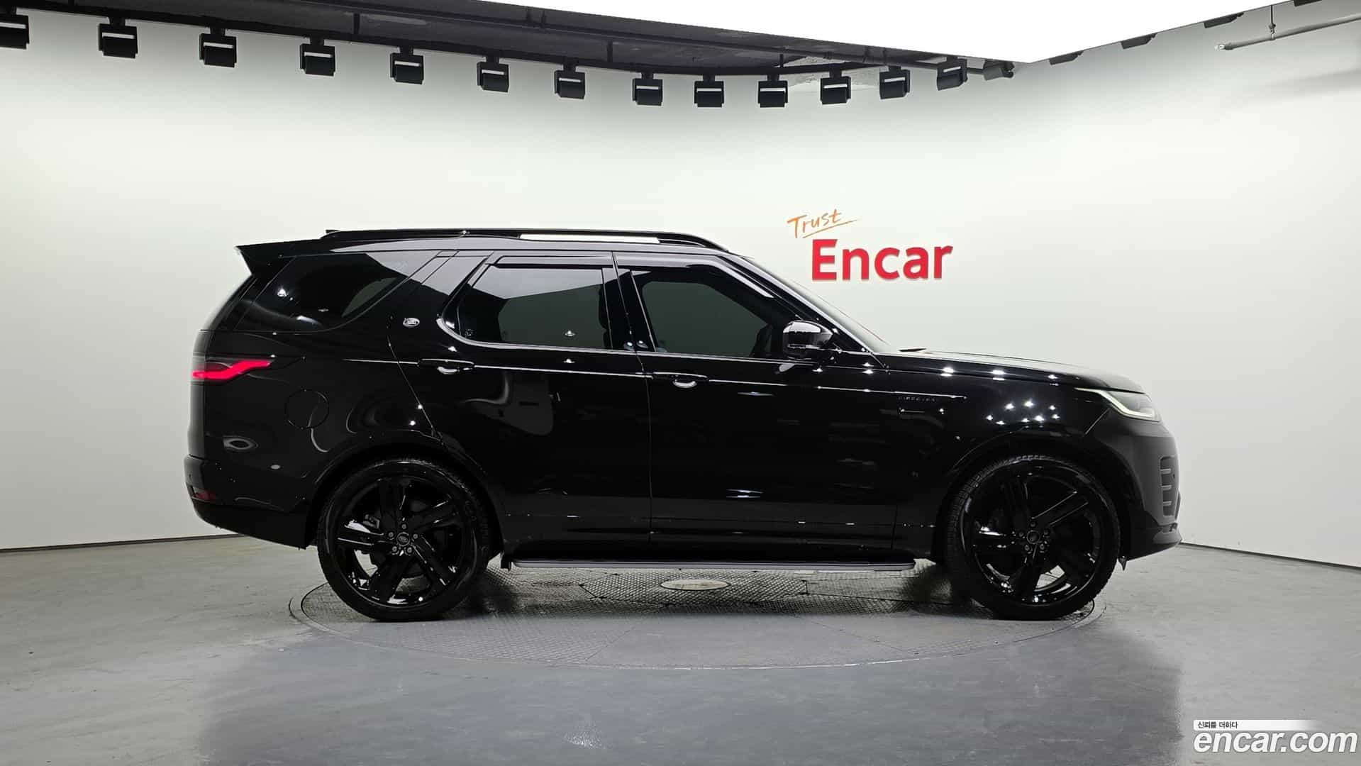 Discovery Land Rover 2025.11-OUTER-005