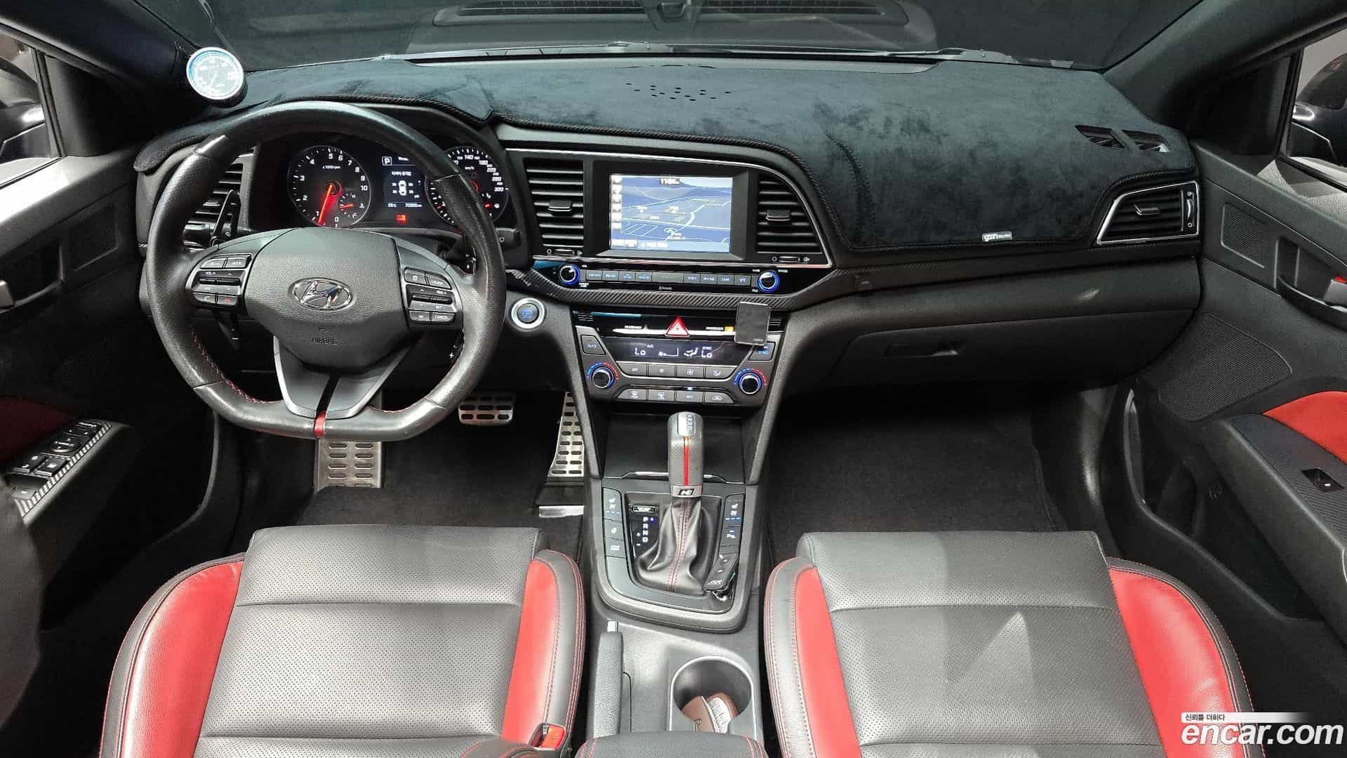 AVANTE Hyundai 2016.9-INNER-007